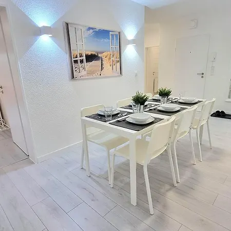 Monteurwohnung Mit Balkon, 5 Zimmer, Voll Ausgestattet, Waesche Inklusive, Kostenfreier Parkplatz Und Wlan - Il01 איסרלון