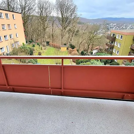 Monteurwohnung Mit Balkon, 5 Zimmer, Voll Ausgestattet, Waesche Inklusive, Kostenfreier Parkplatz Und Wlan - Il01