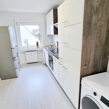 דירה Monteurwohnung Mit Balkon, 5 Zimmer, Voll Ausgestattet, Waesche Inklusive, Kostenfreier Parkplatz Und Wlan - Il01 איסרלון