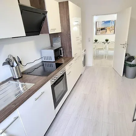 Monteurwohnung Mit Balkon, 5 Zimmer, Voll Ausgestattet, Waesche Inklusive, Kostenfreier Parkplatz Und Wlan - Il01 איסרלון